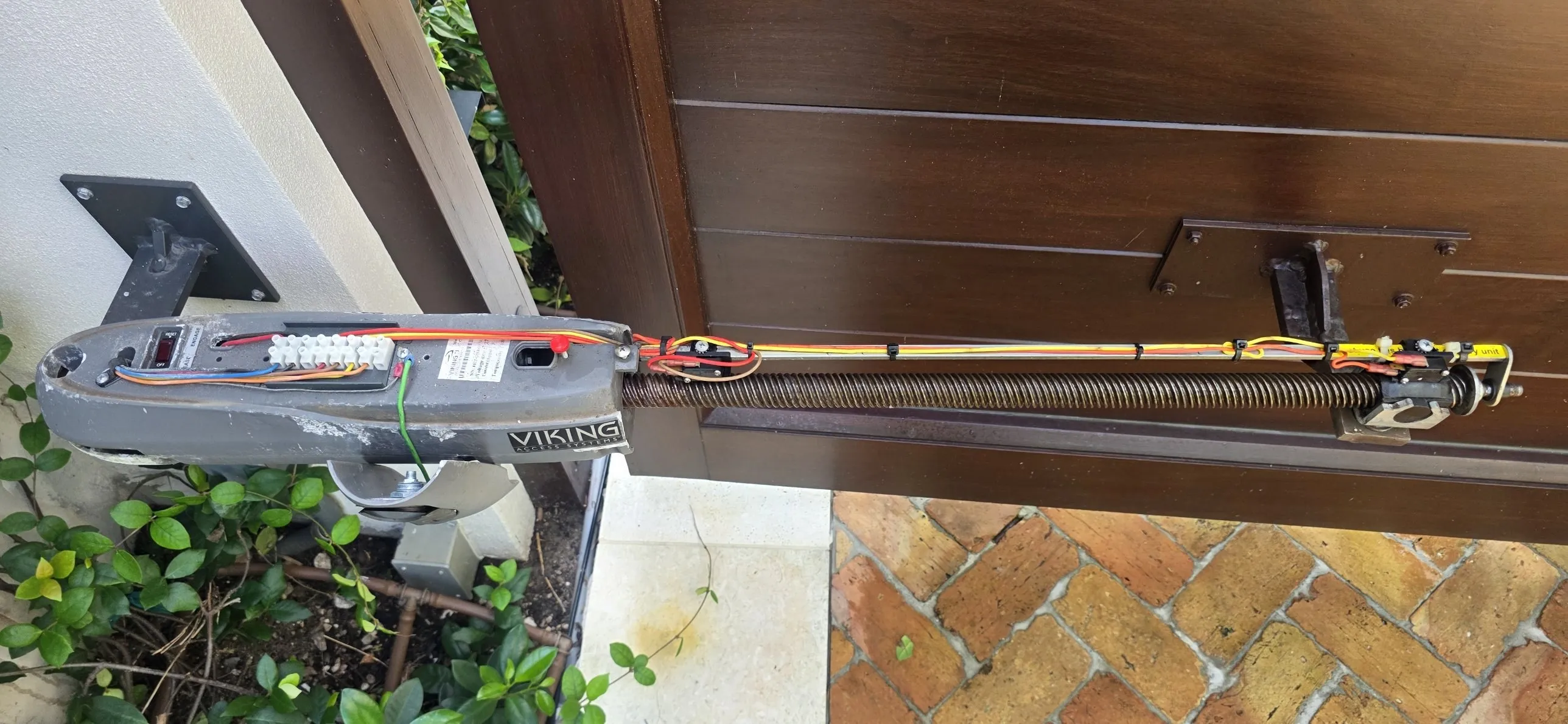CellGate Watchman W480 intercom upgrade and rusted Viking G5 lead screw in Palm Beach, FL 1