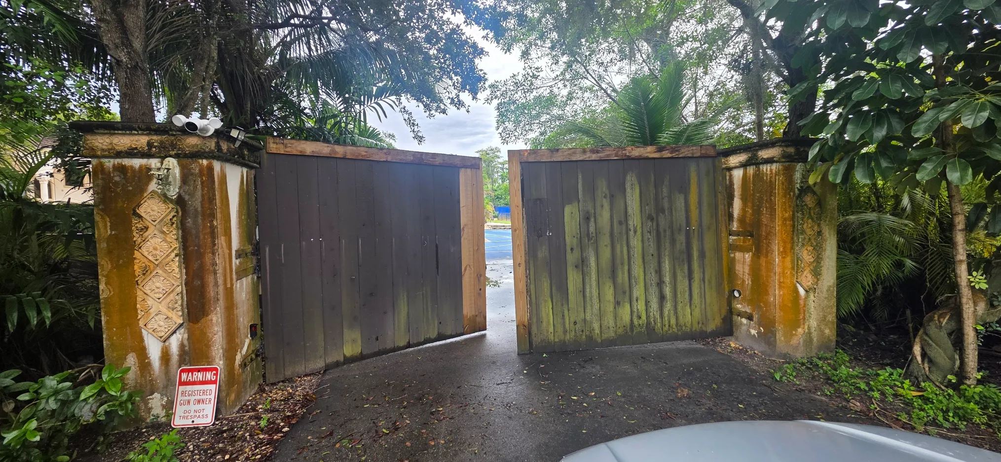 Viking X390 in Boca Raton: UL light stuck on, gate dragging on the ground, before